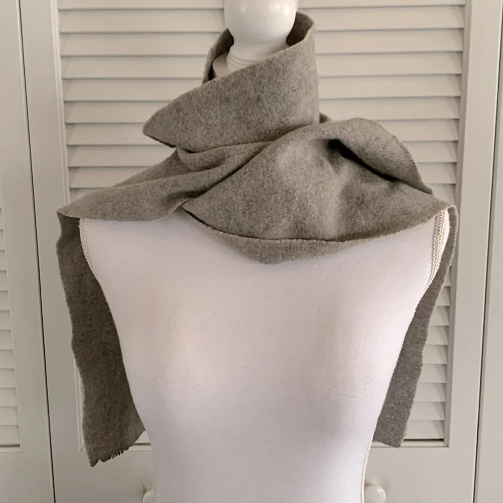 Gene Meyer Wool Scarf Gray Oatmeal Men’s Unisex Winter Travel Size 62” x 8.5”
